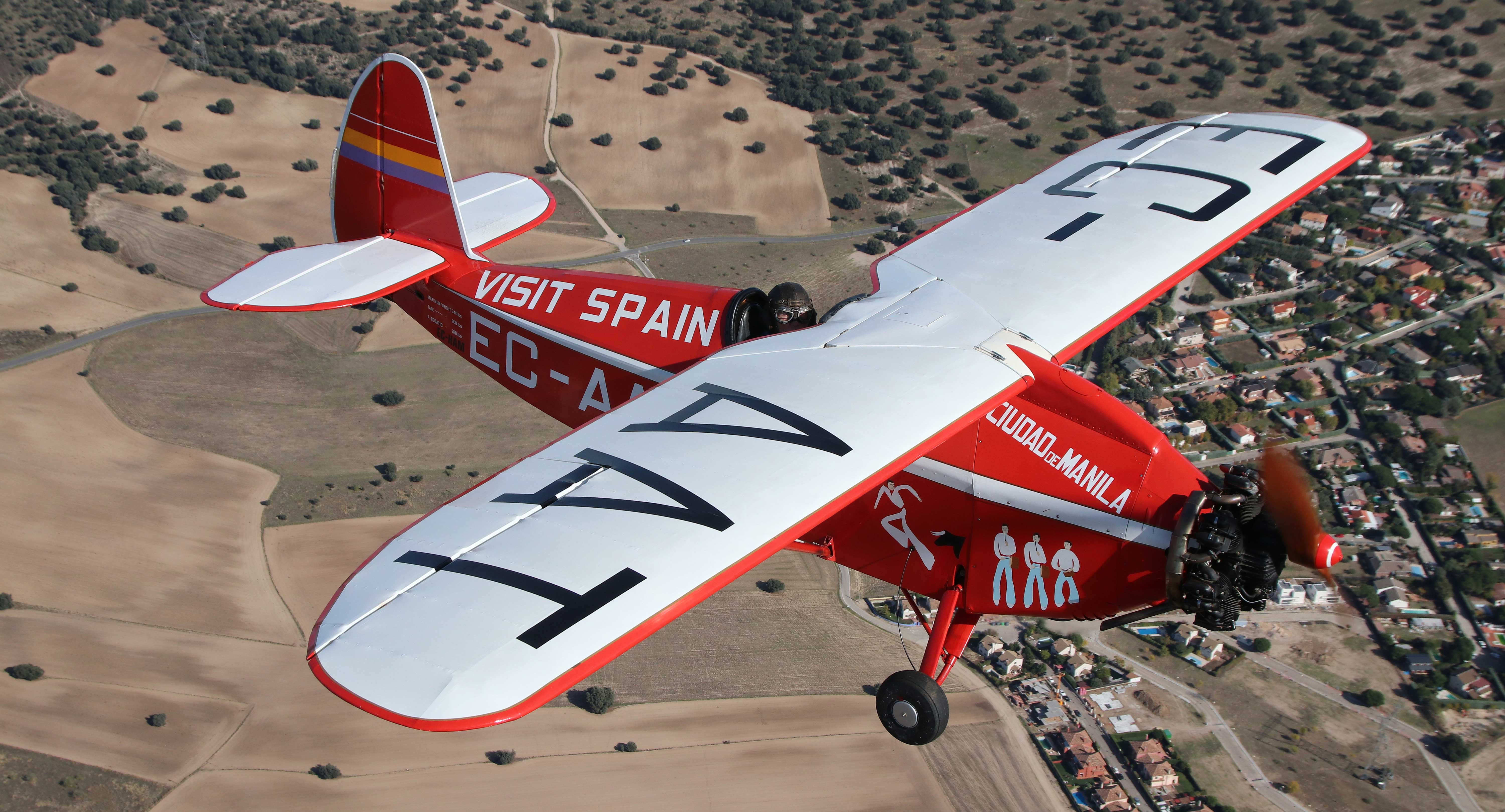 Caza monoplano Polikarpov I-16 en vuelo sobre Cuatro Vientos